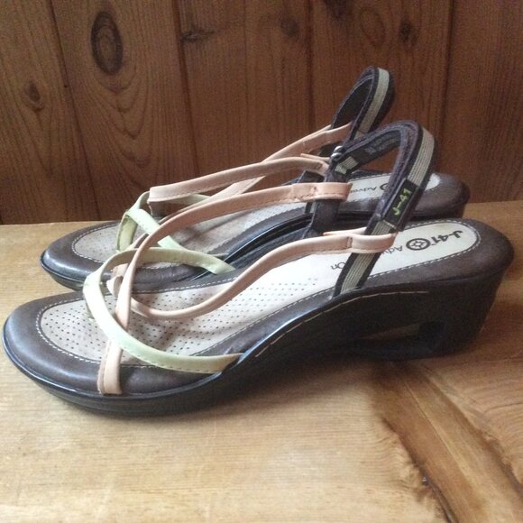 J-41 Adventure On Galaxy Leather & Vegan Low Wedge Strappy Thong Sandal Size 9M - Picture 1 of 9